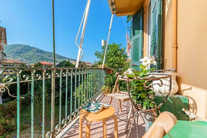 Appartamento quadrilocale in vendita in Via Trento E Trieste, Levanto