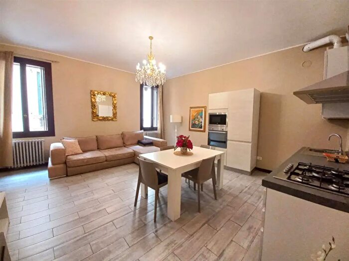 Appartamento bilocale in vendita in Piazza dei Signori, Vicenza