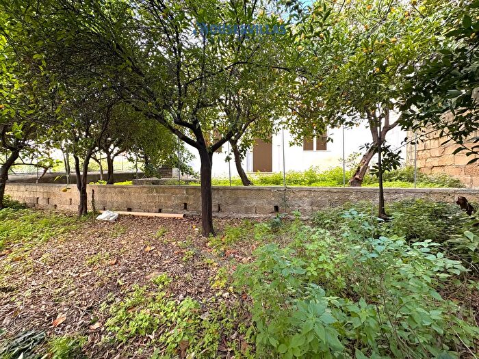 Casa con 6 locali in vendita in Piazza Taranto, Noto