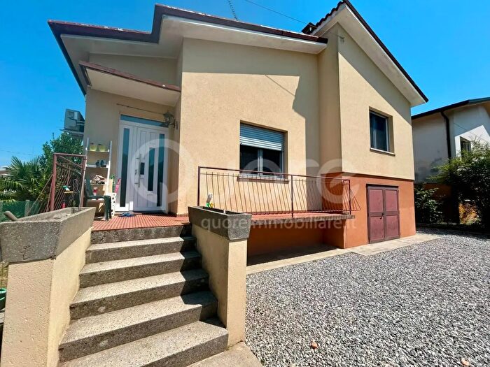 Casa con 7 locali in vendita in Via Cristoforo Colombo, Cervignano Del Friuli