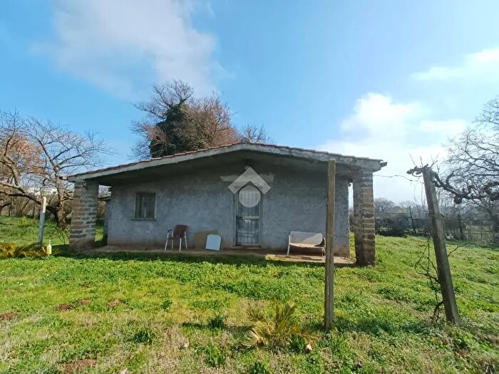 Casa bilocale in vendita in Str Vicinale Fioretto Valle, Nepi