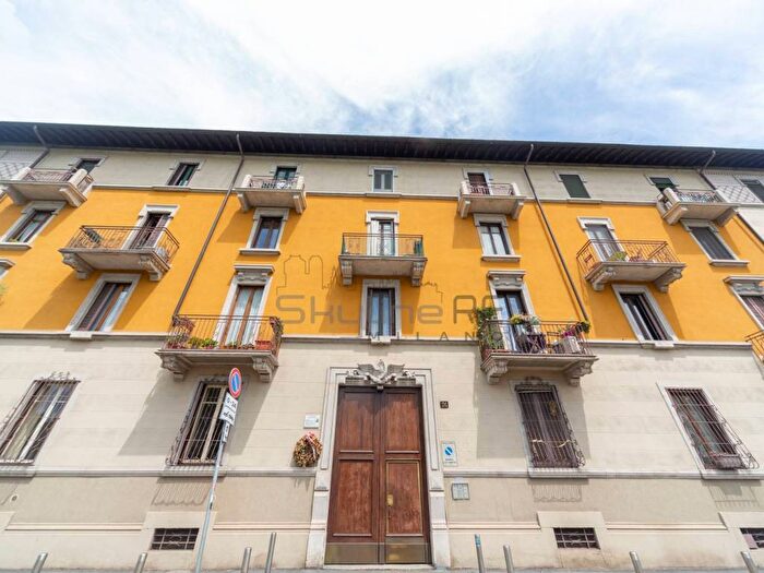 Appartamento trilocale in affitto in Via dellAprica, Farini, Milano