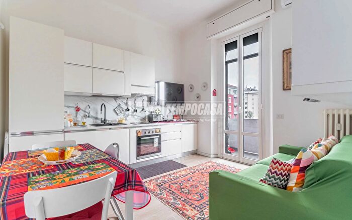 Appartamento bilocale in vendita in Viale Faenza, Milano