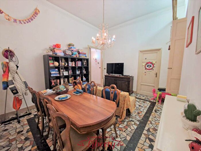 Appartamento con 6 locali in vendita in Via Nazario Sauro, Marco Polo Don Bosco, Viareggio