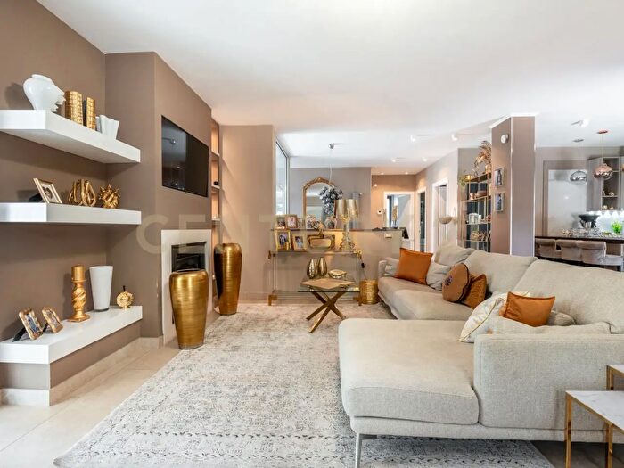 Casa con 8 locali in vendita in Via Monpeluso, Nicolosi