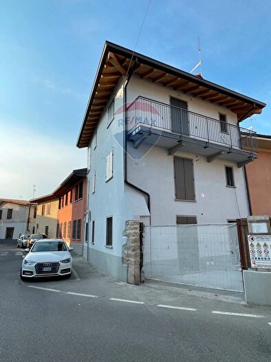 Appartamento bilocale in vendita in Via Roma Snc, Treviolo