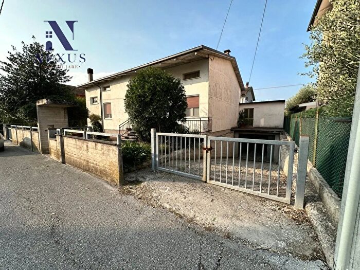 Casa con 5 locali in vendita in Via Dante Alighieri Tavernelle, Colli al Metauro