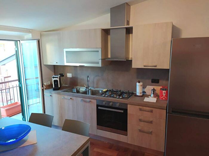 Appartamento bilocale in affitto in Via Umberto, Centro, Rodello