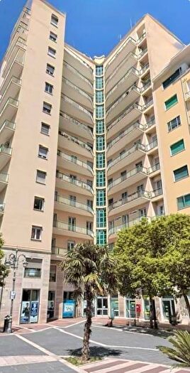 Appartamento trilocale in affitto in Piazza Cesare Battisti, Centro Storico, Foggia