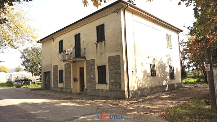 Casa con 12 locali in vendita in Località Cascine San Giustino Pg Italia, San Giustino