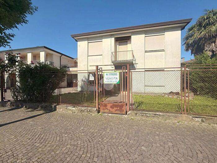 Casa con 7 locali in vendita in San Martino Di Lupari