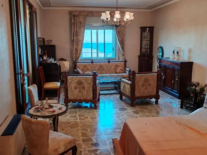 Appartamento con 5 locali in vendita in Via Grottasanta, Siracusa