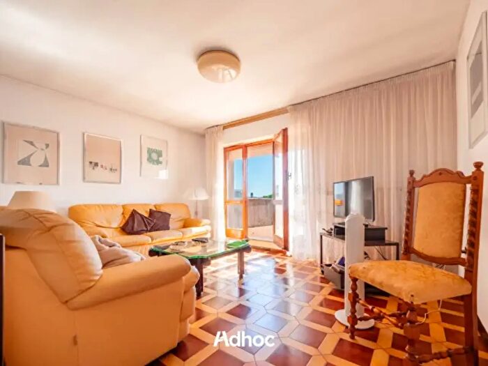 Appartamento con 5 locali in vendita in Via dei Mandorli, Fano