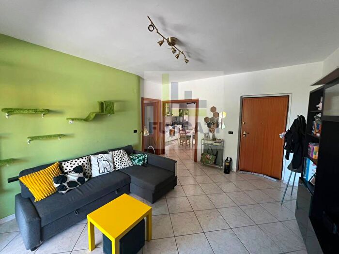 Appartamento trilocale in affitto in Via Eugenio Montale, Centro, Mugnano di Napoli