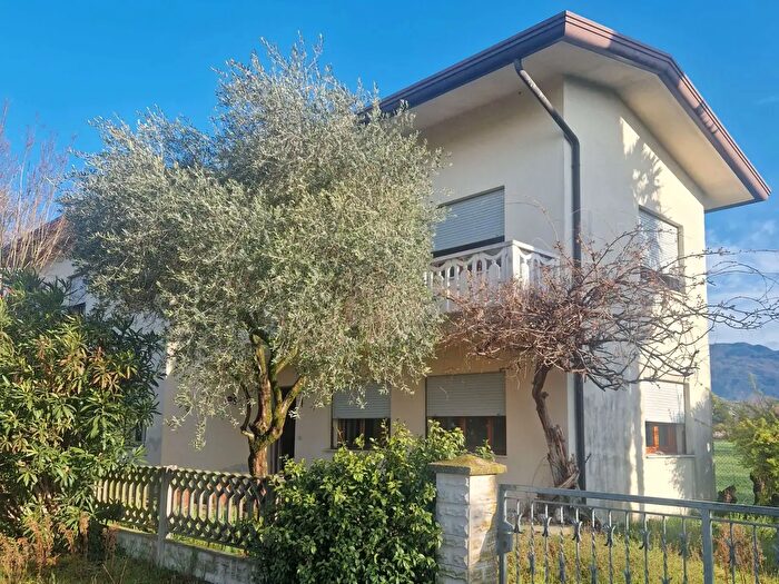 Casa con 7 locali in vendita in Cordignano