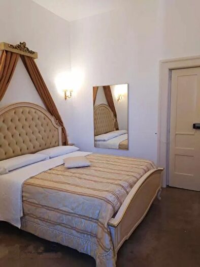 Appartamento con 10 locali in vendita in Via Giovanni Bovio, Bisceglie