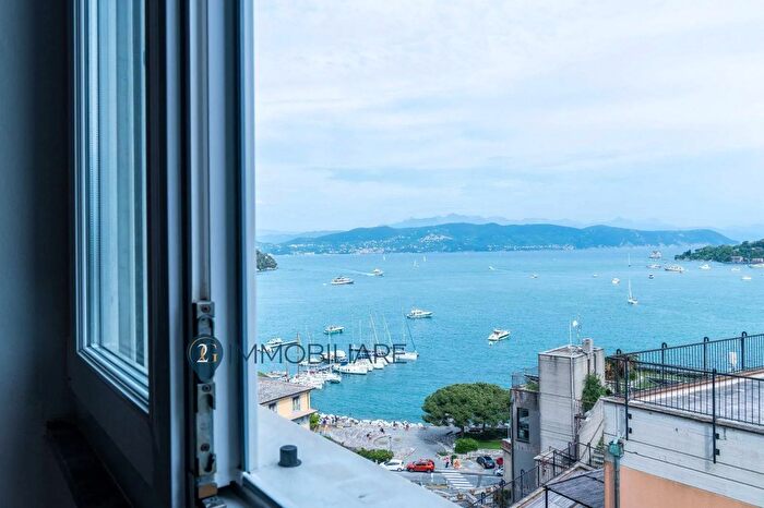 Appartamento quadrilocale in vendita in Via delle Ville, Portovenere