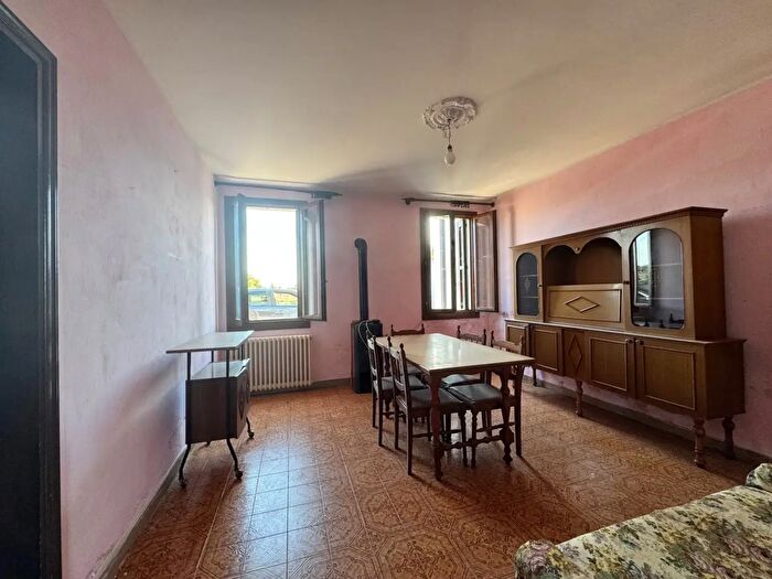 Casa con 8 locali in vendita in Villadose