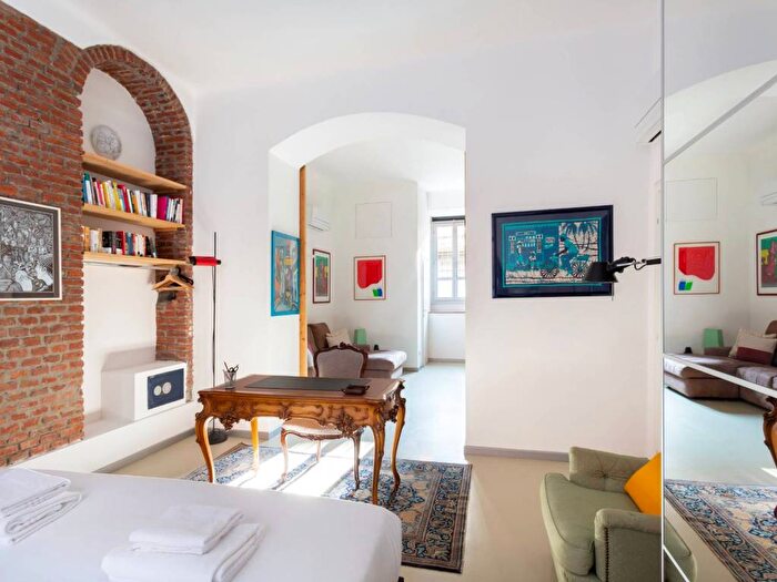 Appartamento trilocale in affitto in Via Galeazzo Alessi, Corso Genova, Milano