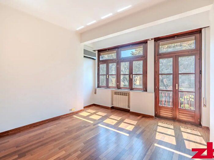 Appartamento con 7 locali in vendita in Via Oreste De Gaspari, Genova