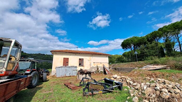 Casa con 5 locali in vendita in Rosignano Marittimo