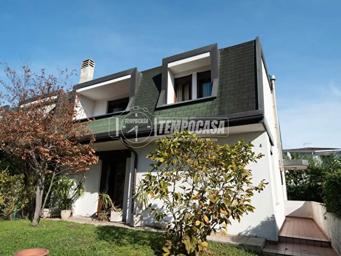 Appartamento con 5 locali in vendita in Via Maria Ausiliatrice, Selvazzano Dentro