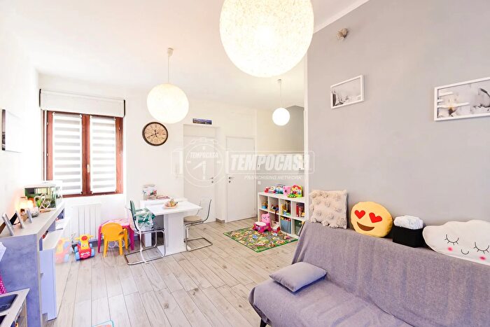 Casa quadrilocale in vendita in Via Giovanni da Cermenate, Cantu