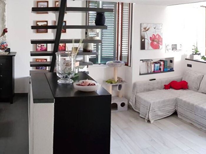 Casa con 6 locali in affitto in Via Andrea Appiani, Centro, Appiano Gentile