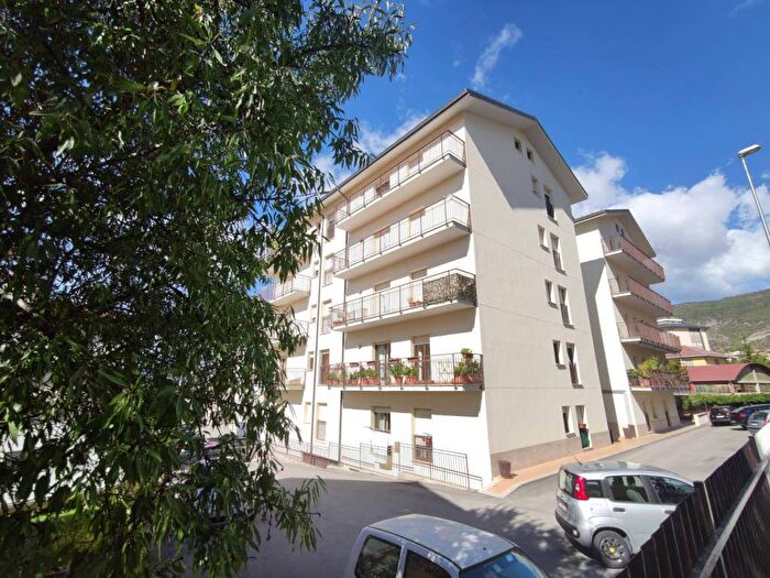 Appartamento quadrilocale in affitto in Via San Gabriele dellAddolorata, Santa Barbara San Sisto, LAquila
