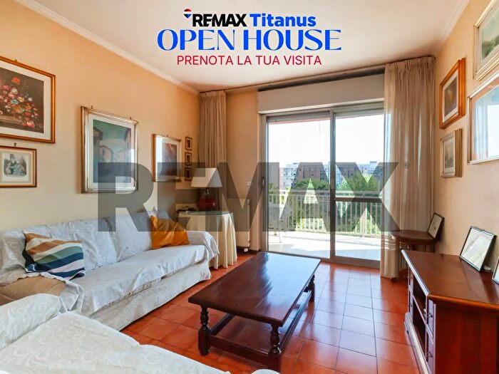 Appartamento con 5 locali in vendita in Via di Grotta di Gregna, Roma