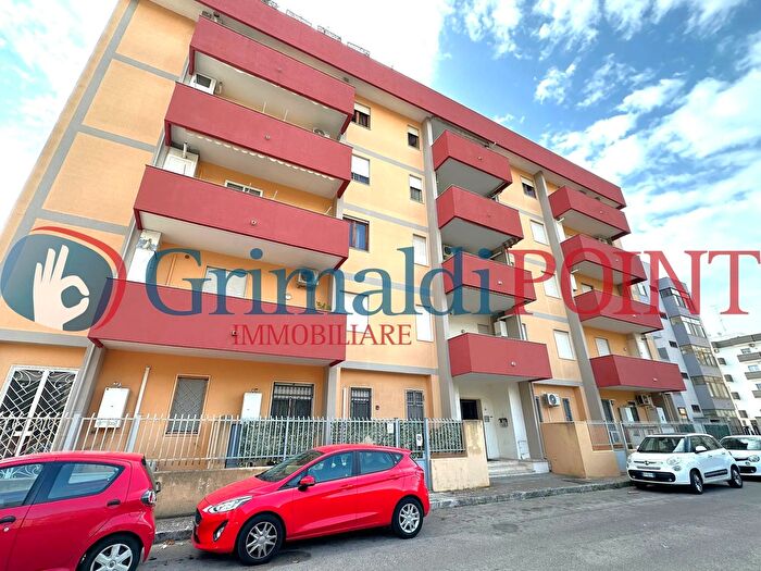 Appartamento con 5 locali in vendita in Via Clemente Rebora, Lecce