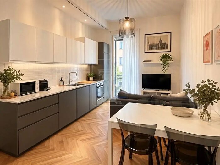 Appartamento trilocale in affitto in Viale Lombardia, Milano
