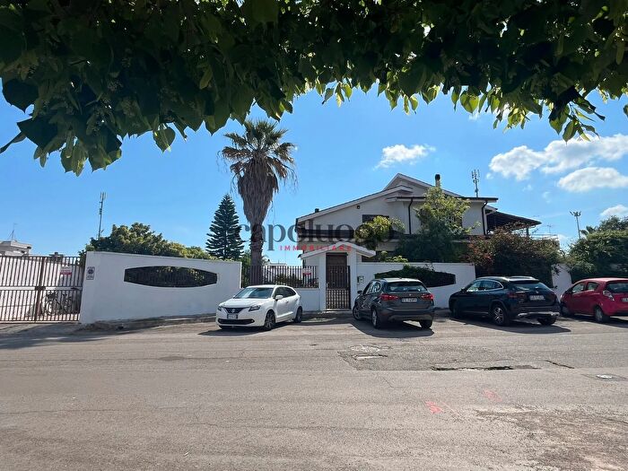 Casa con 9 locali in vendita in Melendugno