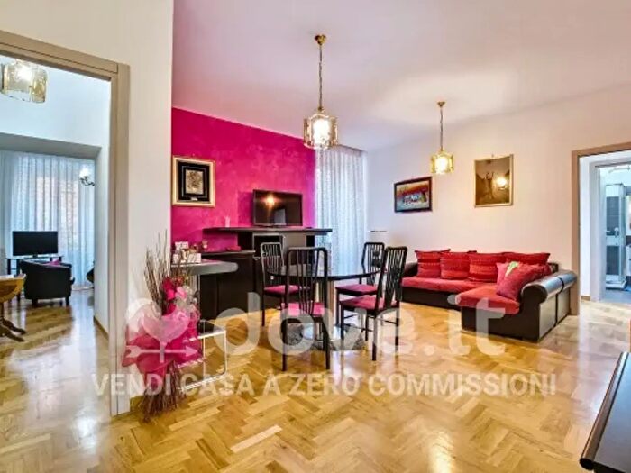 Appartamento trilocale in vendita in Via Francesco Paciotti, Roma