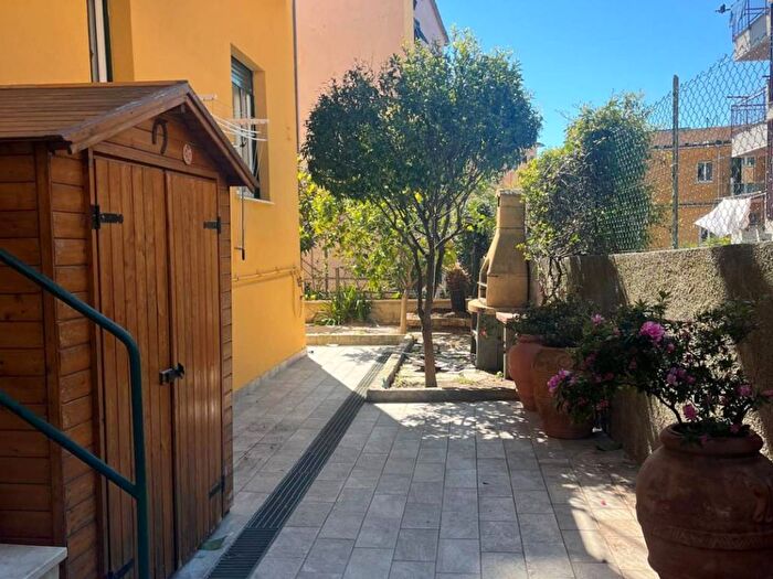 Appartamento quadrilocale in affitto in Via Santorre De Rossi di Santarosa, Nervi, Genova