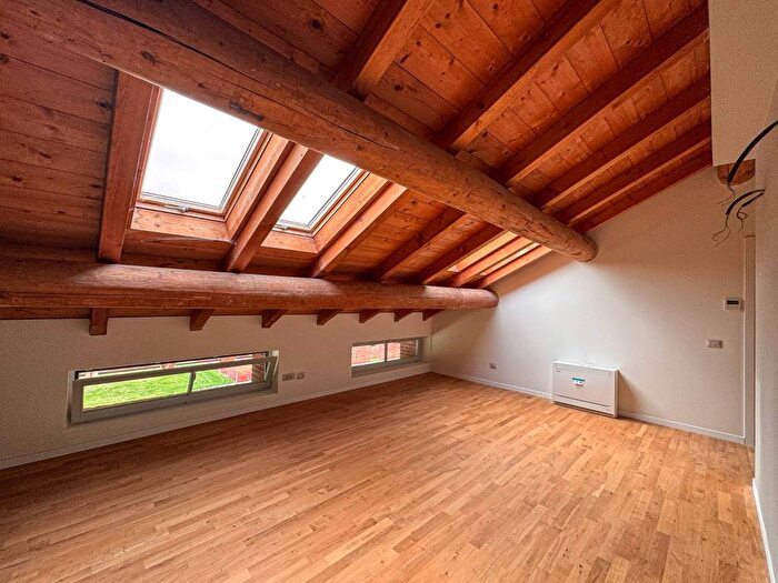 Appartamento trilocale in affitto in SP, Santa Rita, Novara