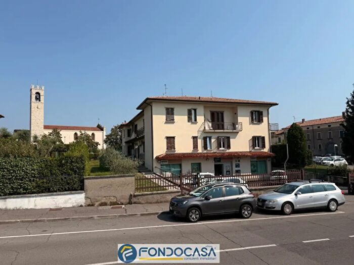 Appartamento trilocale in vendita in Piazza Europa, Passirano