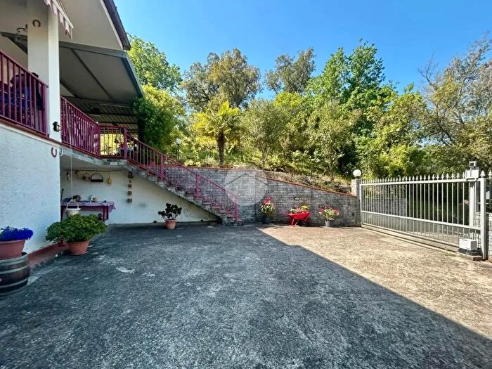 Casa quadrilocale in vendita in Località Fratta, Santa Marina