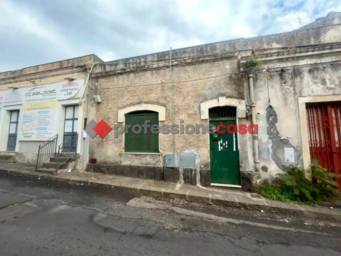 Casa bilocale in vendita in Via Duca degli Abruzzi, San Giovanni La Punta