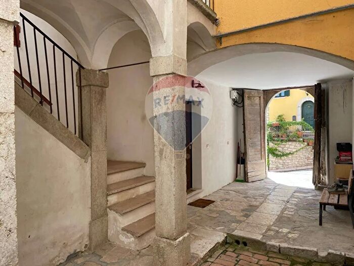 Appartamento trilocale in vendita in Via Santa Lucia, Ripalimosani