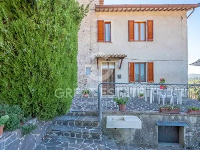Casa con 6 locali in vendita in Spoleto