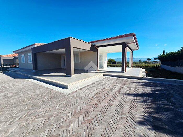 Casa con 7 locali in vendita in Via Bologna, Fiano Romano