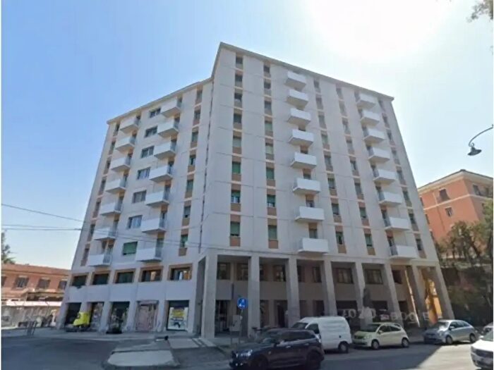 Appartamento quadrilocale in vendita in Viale Francesco Crispi, Modena