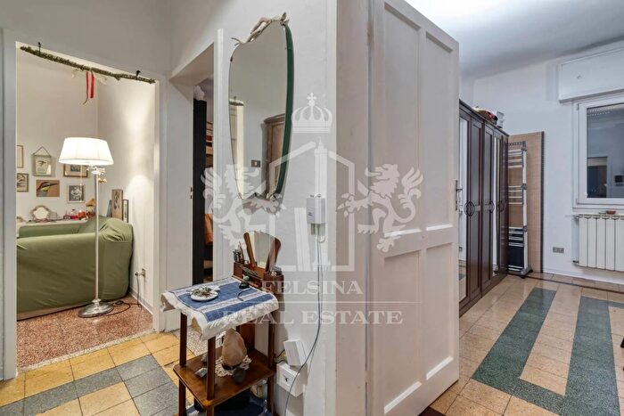 Appartamento trilocale in vendita in Via Giuseppe Mezzofanti, Bologna