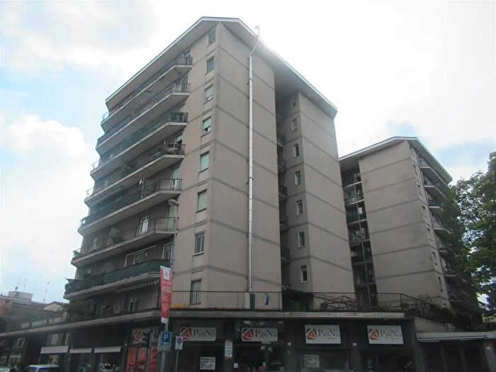 Appartamento trilocale in vendita in Via Carducci, Lissone