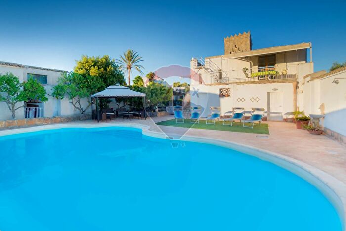 Casa con 15 locali in vendita in Via delle Magnolie, Mazara Del Vallo