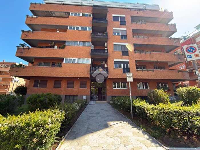 Appartamento quadrilocale in affitto in Via Cipriano Facchinetti, Casal Bruciato, Roma