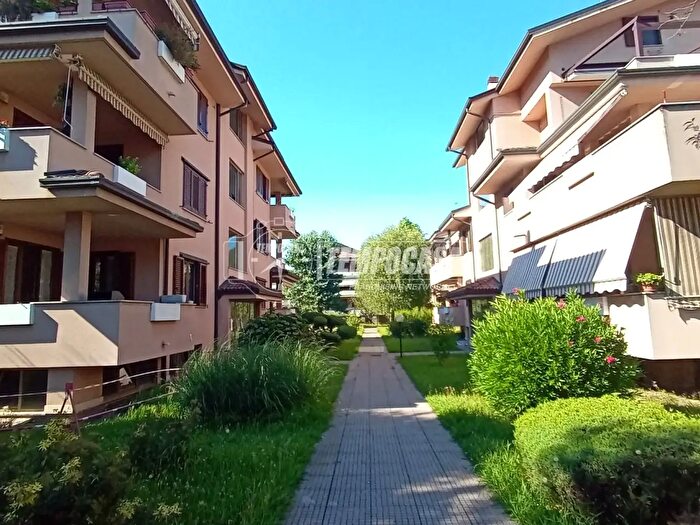 Appartamento quadrilocale in vendita in Via Vincenzo Bellini, Cesate