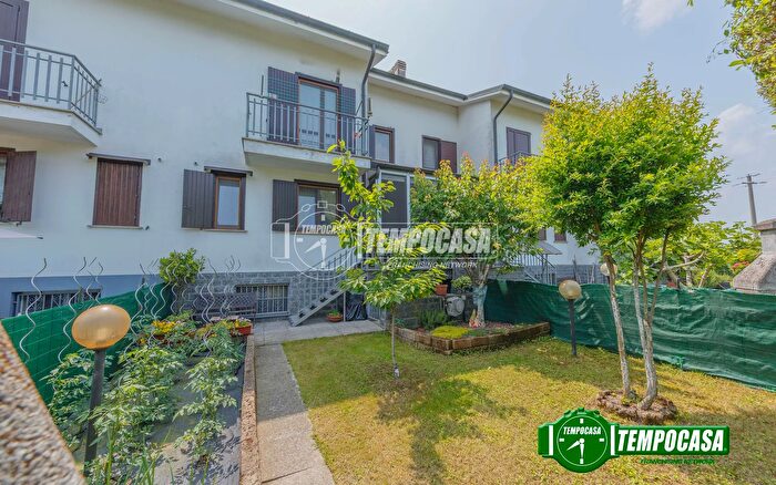 Casa quadrilocale in vendita in Via Giacomo Puccini, Gaggiano