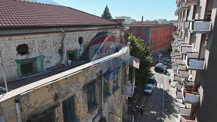 Appartamento con 6 locali in vendita in Piazza Zanardelli, Nocera Inferiore